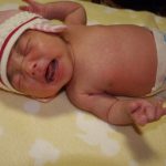 初めての子育てで4ヶ月間背中スイッチON！悩みや対処法、OFFボタンを見つけるまで