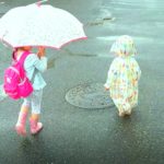 長靴ではじめての雨の日のお出かけ！子どものはしゃぎ具合が想像を超えていた