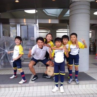 リベルタサッカースクールは コーチが成長を応援 広島ママpikabu