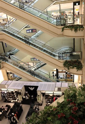 福屋広島駅前店の店内