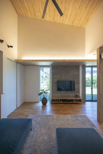 ハイサッシがあるリビング