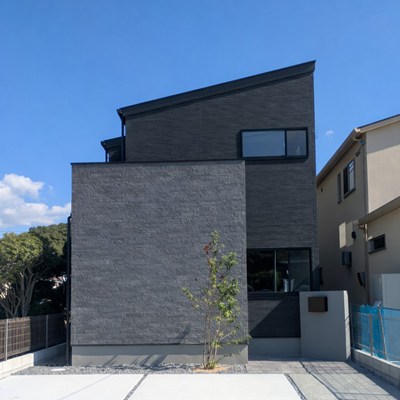 黒を基調としたスタイリッシュな外観