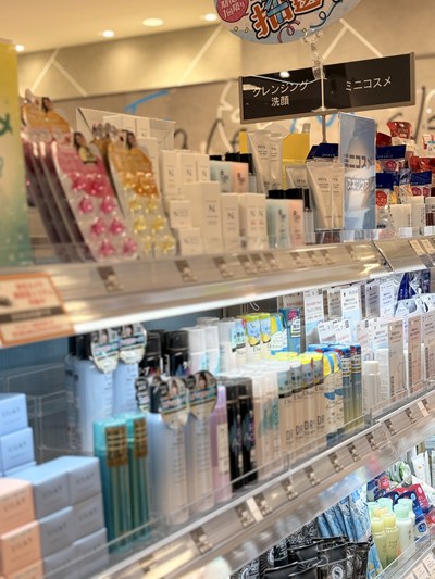 アインズ＆トルペのミニコスメコーナー