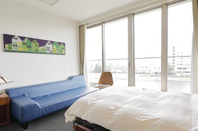 開放的で明るい病室