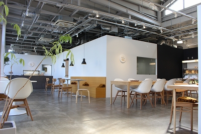 ピースナッツカフェ内観