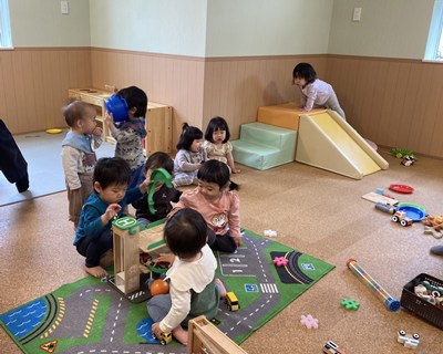 乳幼児クラスの遊具エリア
